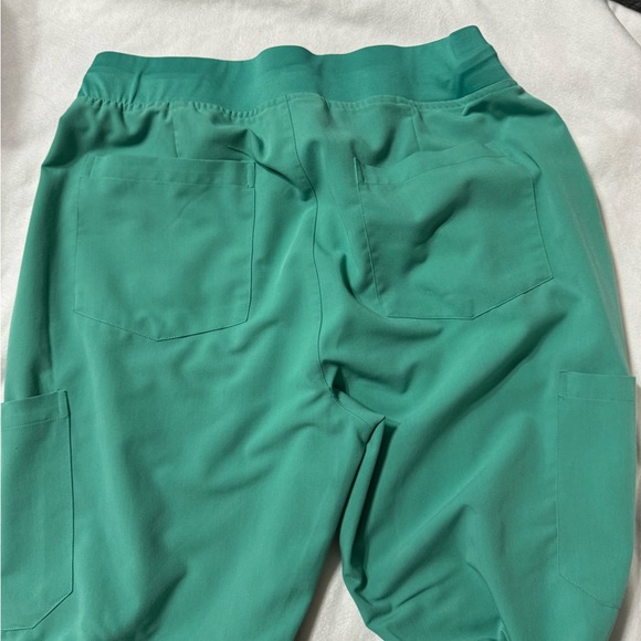 Mandala scrubs size medium - Picture 5 of 6